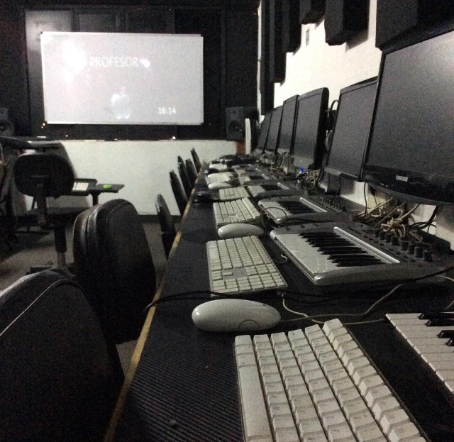 Salones Academia Audioplace - Ingeniería de Sonido